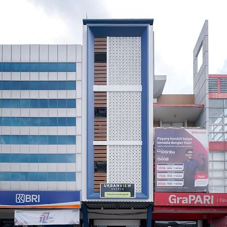 Urbanview Hotel Syariah De Umbrella Ciputat Tangerang Exterior photo